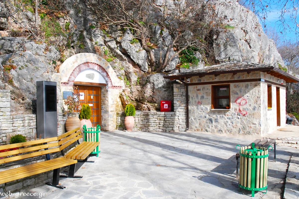 Σπηλιά του Δράκου Φωτογραφία προορισμού · Σπηλιά του Δράκου